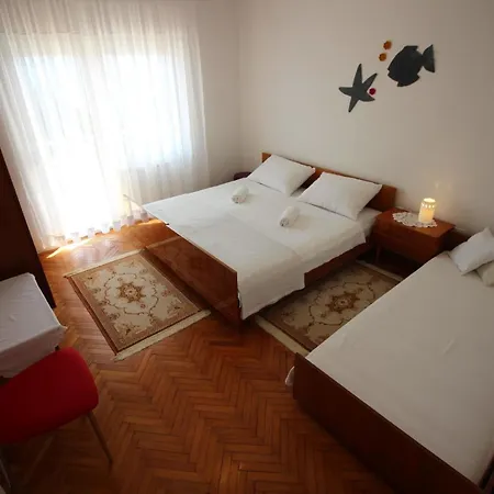 Wunderschoene Ferienwohnung In Mit Eigenem Balkon Novi Vinodolski
