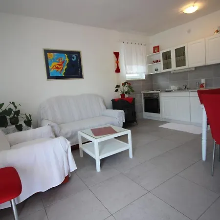 Wunderschoene Ferienwohnung In Mit Eigenem Balkon Apartman