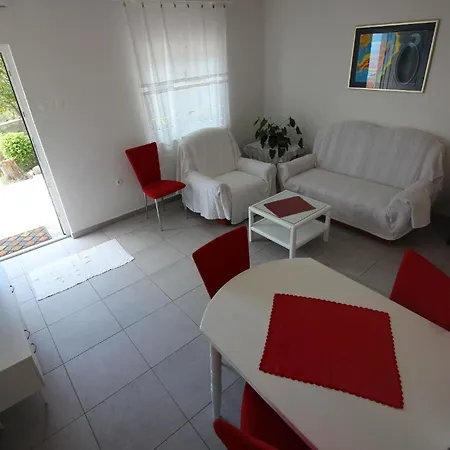 Wunderschoene Ferienwohnung In Mit Eigenem Balkon * Novi Vinodolski