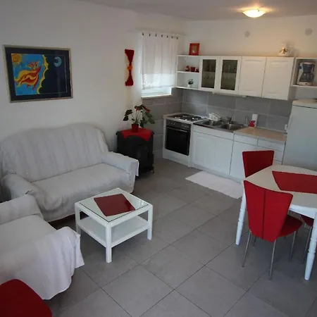 Wunderschoene Ferienwohnung In Mit Eigenem Balkon * Novi Vinodolski