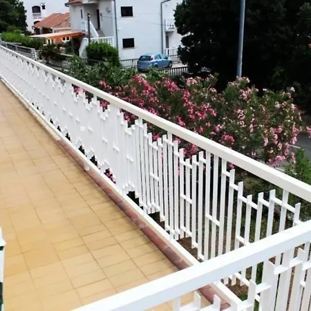 Wunderschoene Ferienwohnung In Mit Eigenem Balkon Apartment Novi Vinodolski