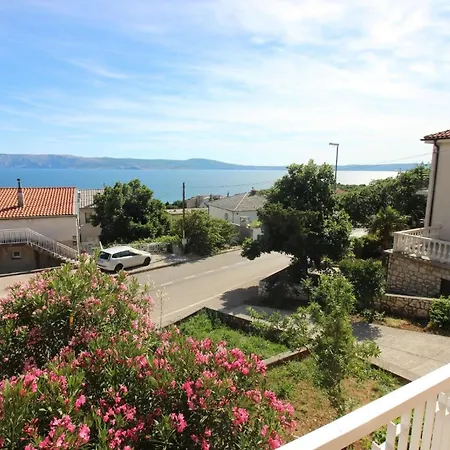 Wunderschoene Ferienwohnung In Mit Eigenem Balkon Apartment Novi Vinodolski