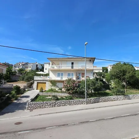 Wunderschoene Ferienwohnung In Mit Eigenem Balkon Novi Vinodolski